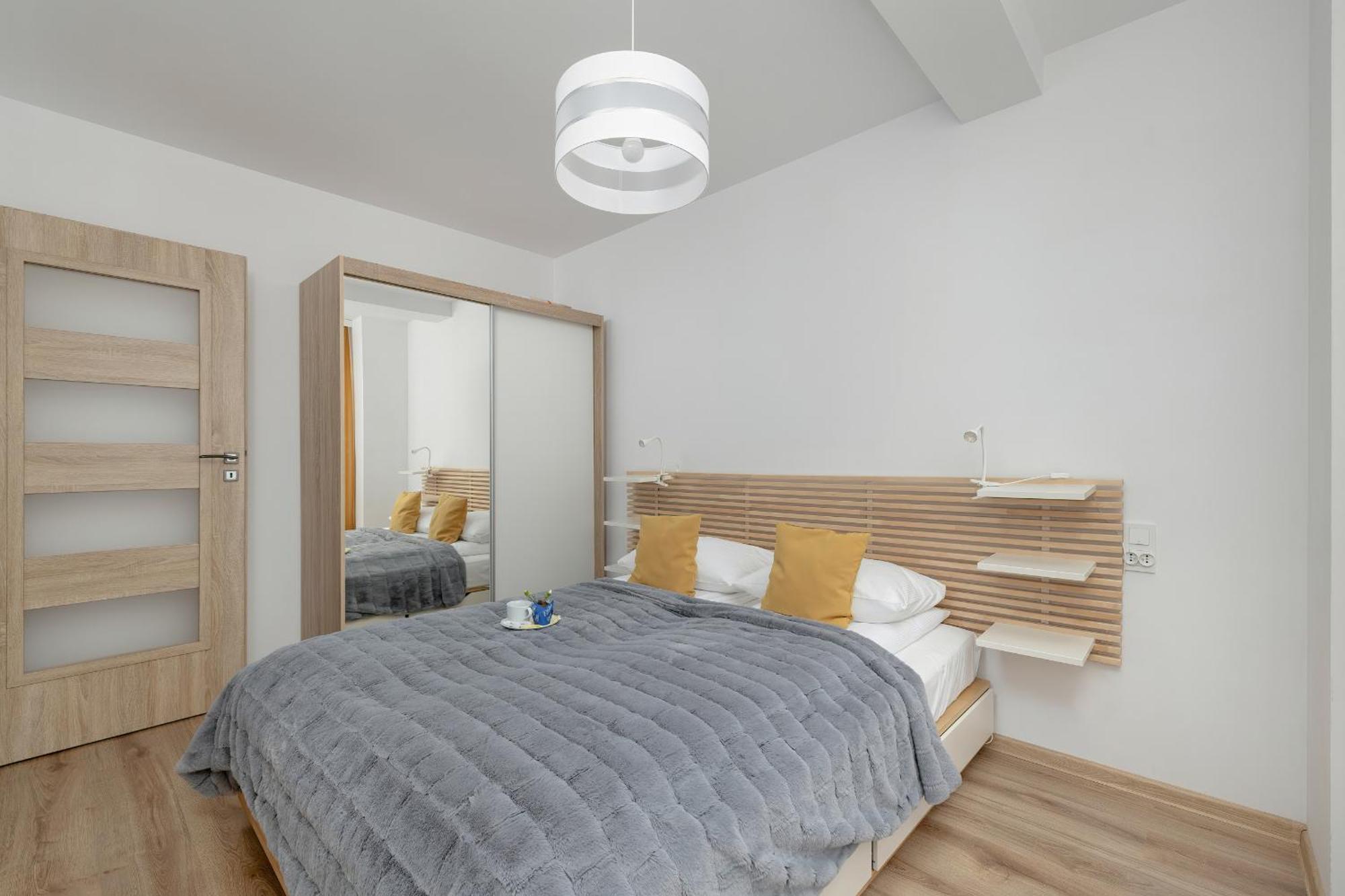 Apartament Exclusive And Modern Grey With Furnished Balcony In By Renters *