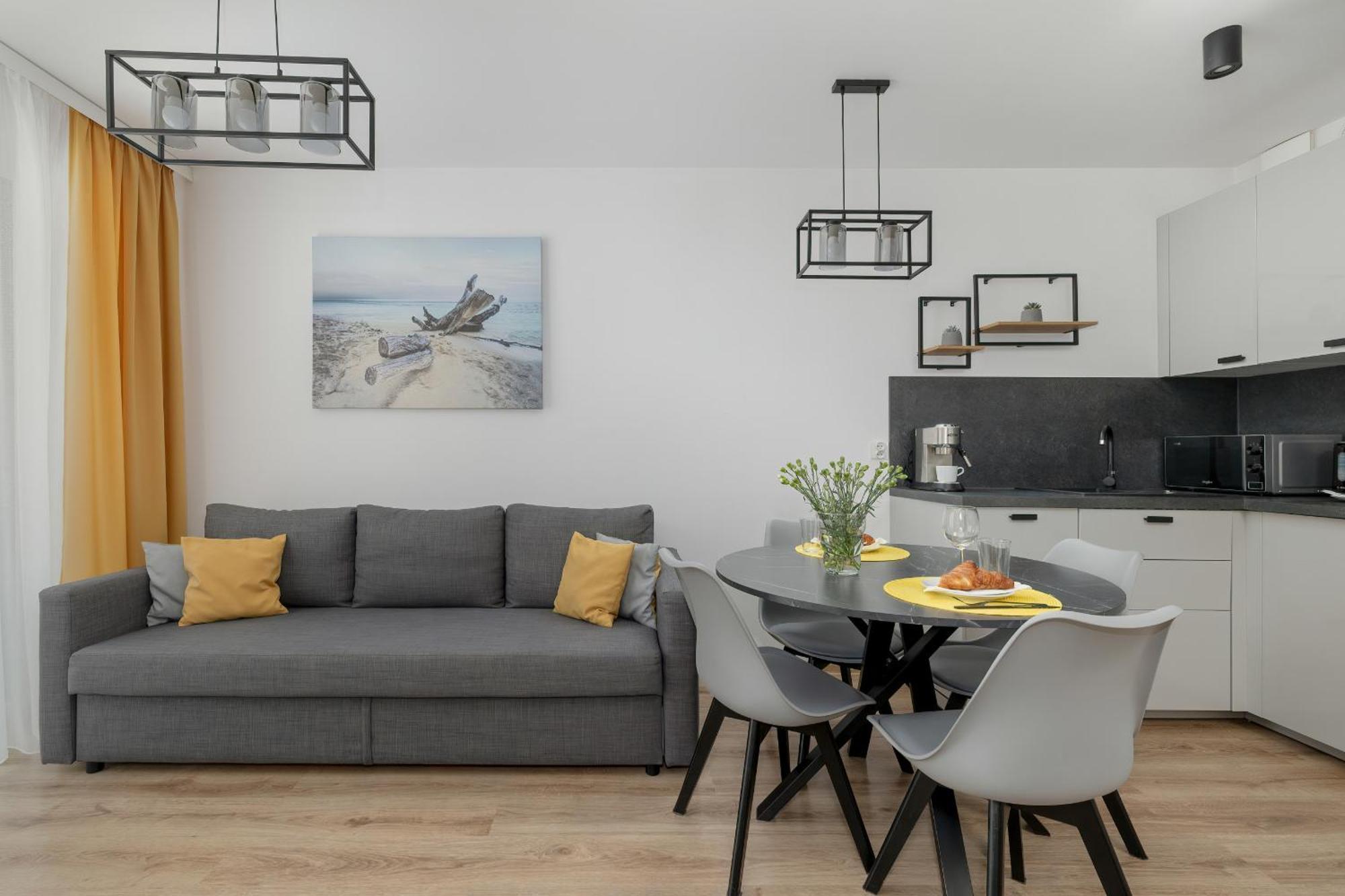 Exclusive And Modern Grey With Furnished Balcony In By Renters * Kołobrzeg